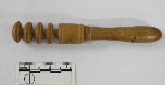 Haeusler Collection Honey Dipper c. early 1900s with 5cm scale