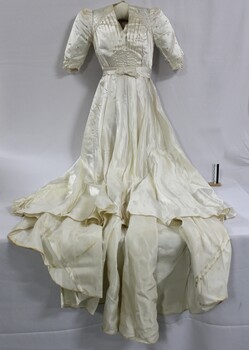 Wedding Dress of Grace Hamilton-Smith (née Ellwood) c.1941 pictured with a 10cm vertical scale