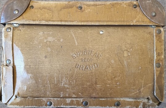 Side view with Everwear Brand
