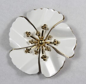 Decorative object - Brooch from the Sarah Coventry jewellery range, c. 1970s - 1980s