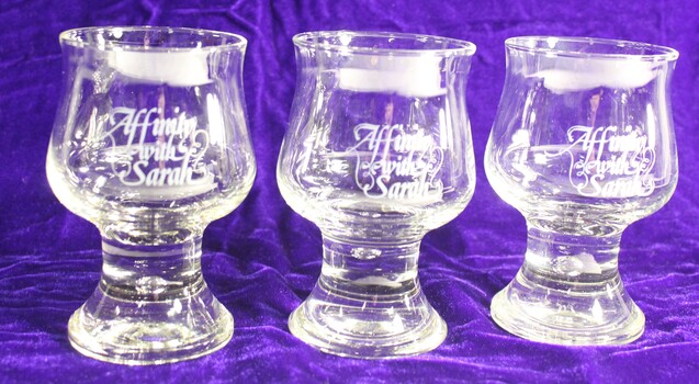 Set of 6 glasses etched with text Affinity with Sarah