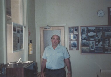 Guard Des Clear inside Wodonga Station 