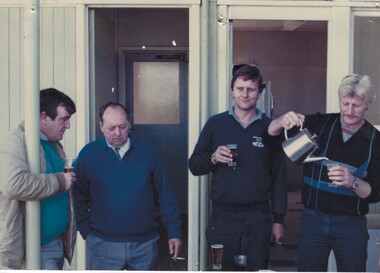 Group of 4 men in Wodonga.