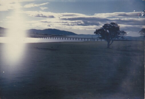 Railway bridge over the Hume Weir