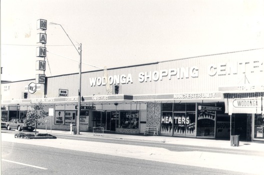 High Street East - Mann's Wodonga Shopping Centre and Bob Bailey's SSW Supermarket