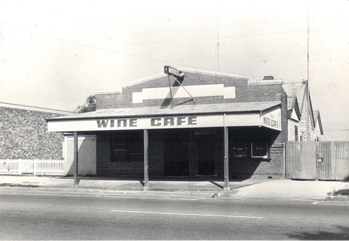 Old Wine Café in  High Street Wodonga