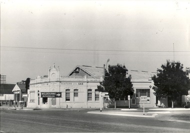  Melba Hall/old Shire Offices with Dr. Grant’s Surgery on the left.