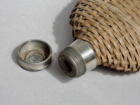 Bottle with screw-top lid