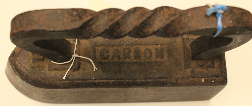 Carron Flat Iron top view showing brand