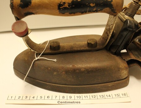Creda Electric with scale in centimetres