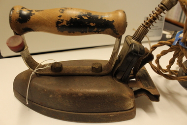  Creda Electric Iron side view