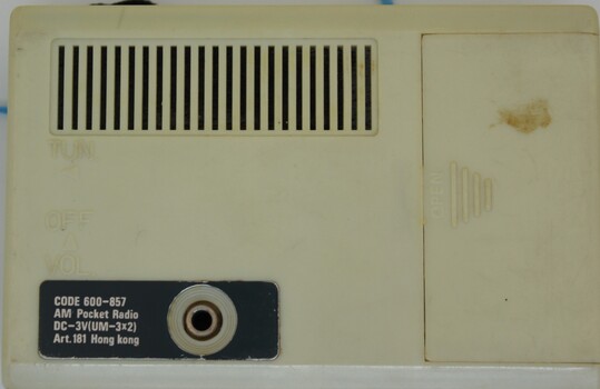 Bakelite radio back view with serial number