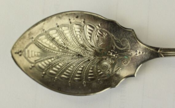 Leaf design inside the bowl of spoon 2
