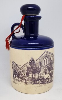 Reverse side of jug featuring an image of Clydeside Cellars Rutherglen