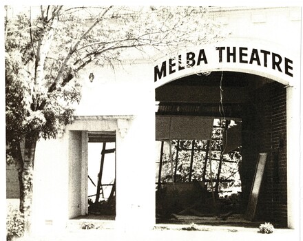 Melba Theatre in Wodonga under demolition