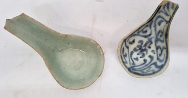 2 small Chinese spoons, 1 has clear finish, the 2nd decorated in blue painted design
