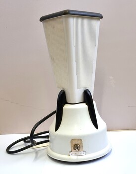 Semak food vitamiser assembled on base