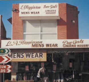 Building of L. A. Higginson's in High Street Wodonga