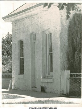 Photo of Stonleigh showing the thickness of the walls.