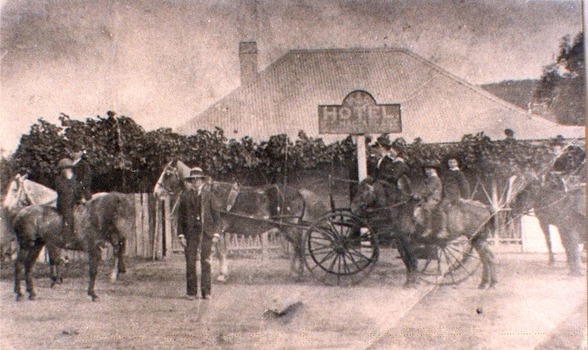 Customers outside Mac's Hotel, West Wodonga