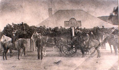 Customers outside Mac's Hotel, West Wodonga