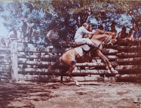 Clarrie Rickards at the Camoola horse sale on Brin Bandit