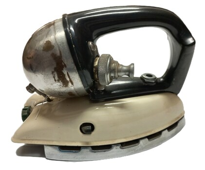 TILLEY Paraffin Pressure Iron - Showing connection