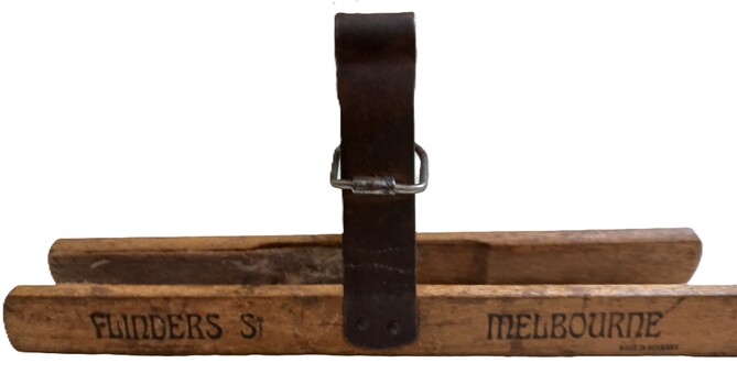 Lincoln Stuart & Co Hanger - back view