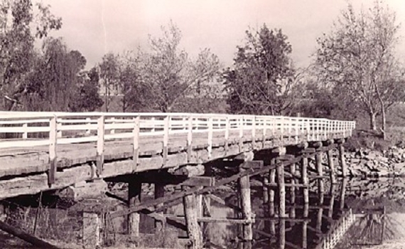 Wodonga Creek Stock Bridge date unknown