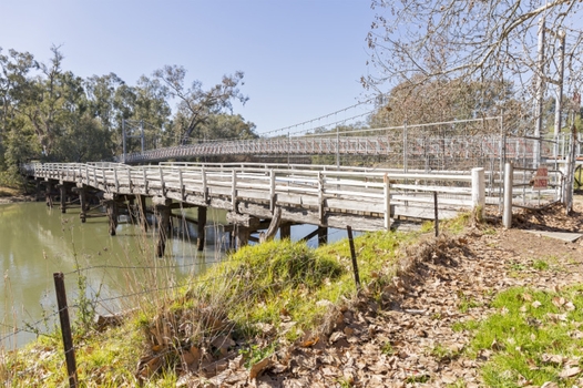 Wodonga Creek Stock Bridge c2013