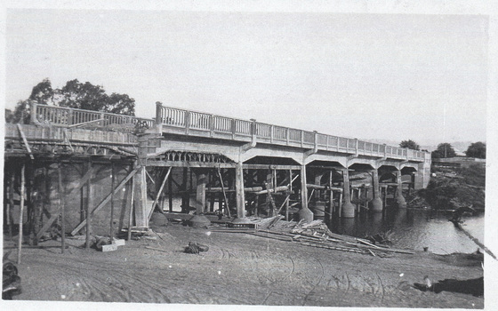 Wodonga Creek Bridge under construction