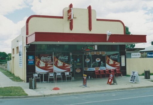 Sunnyside Cash Store, later operating as Delibean