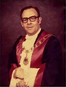Cr Les Stone in Mayoral Robes