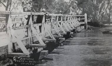 Black Dog Creek and Bridge, Chiltern
