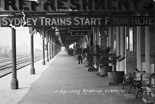 Albury Station Platform Sydney Train