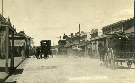 Conness Street Chiltern on Race Day 1915