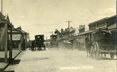 Conness Street Chiltern on Race Day 1915