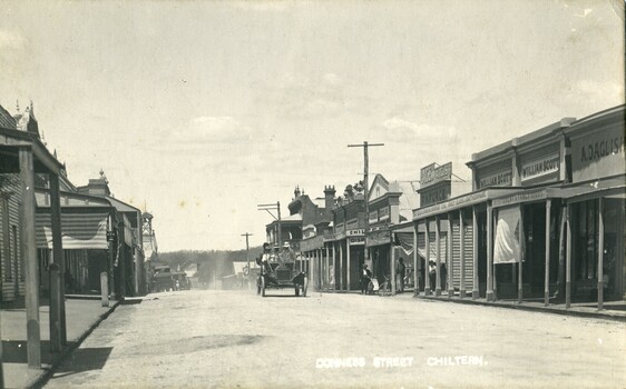 Conness Street Chiltern Race Day 1915