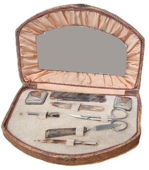 Manicure set in case with mirror