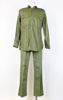 Part of a matching set.
Jungle Greens set front