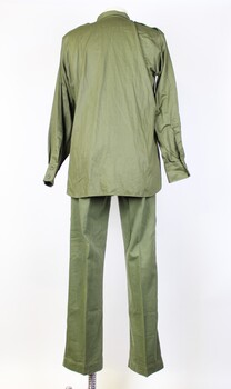 Part of a matching set.
Jungle Greens set reverse