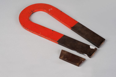 Horseshoe Magnet �