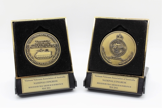 Momento: Vietnam Veterans Association of Australia, National Congress, 2014; in plastic cover case.