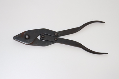 Royal Australian Engineers Wire Cutter - extended.