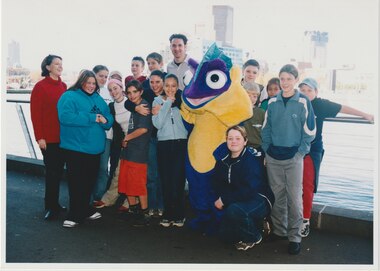Photograph - Junior legatee outing, Melbourne Aquarium, 2001