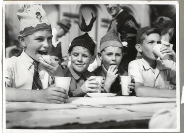 Photograph - Junior legatee outing, Government House Christmas Party, 1944