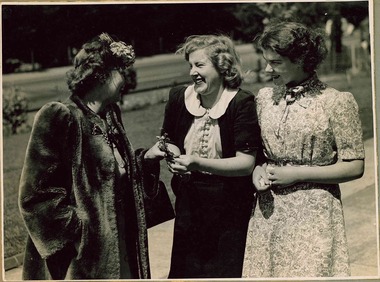 Photograph, Holmbush, 194X