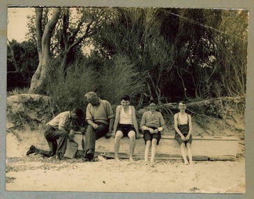 Photograph, Holmbush excursion to the beach, 194X