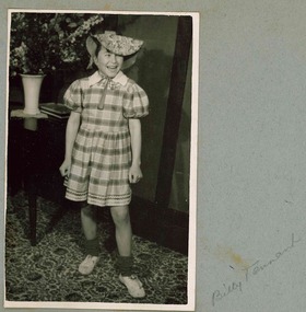 Photograph, Holmbush residents, 194X