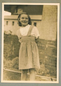 Photograph, Holmbush residents, 194X